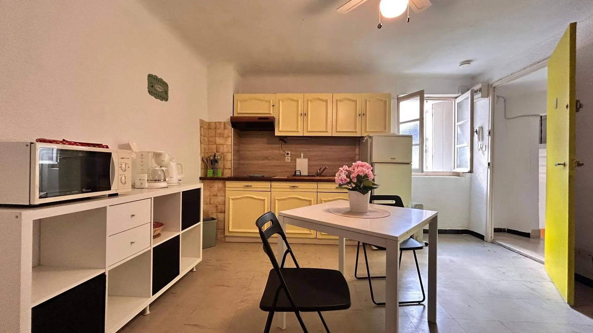 Apartment Studio Tournesol Au Pied Des Arenes Arles