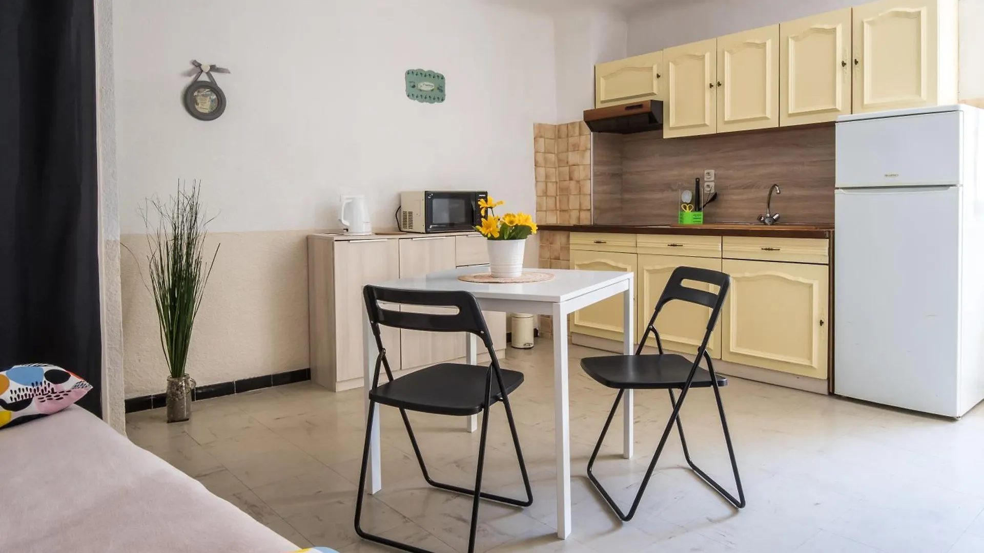 Studio Tournesol Au Pied Des Arenes Arles France