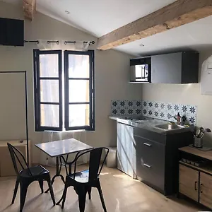 Appartement Arles: De La Place, Arles
